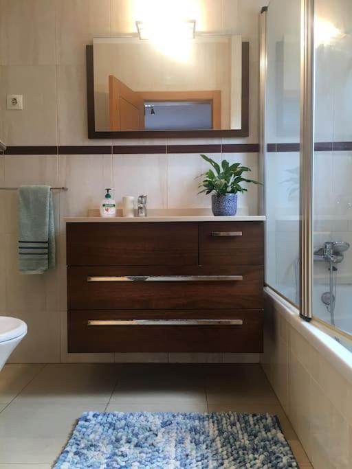 3 Bedroom With Pool In Apartment *